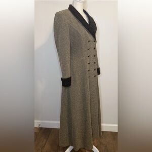 Julian Taylor New York Long Coat with brown gold Accent duster coat vintage